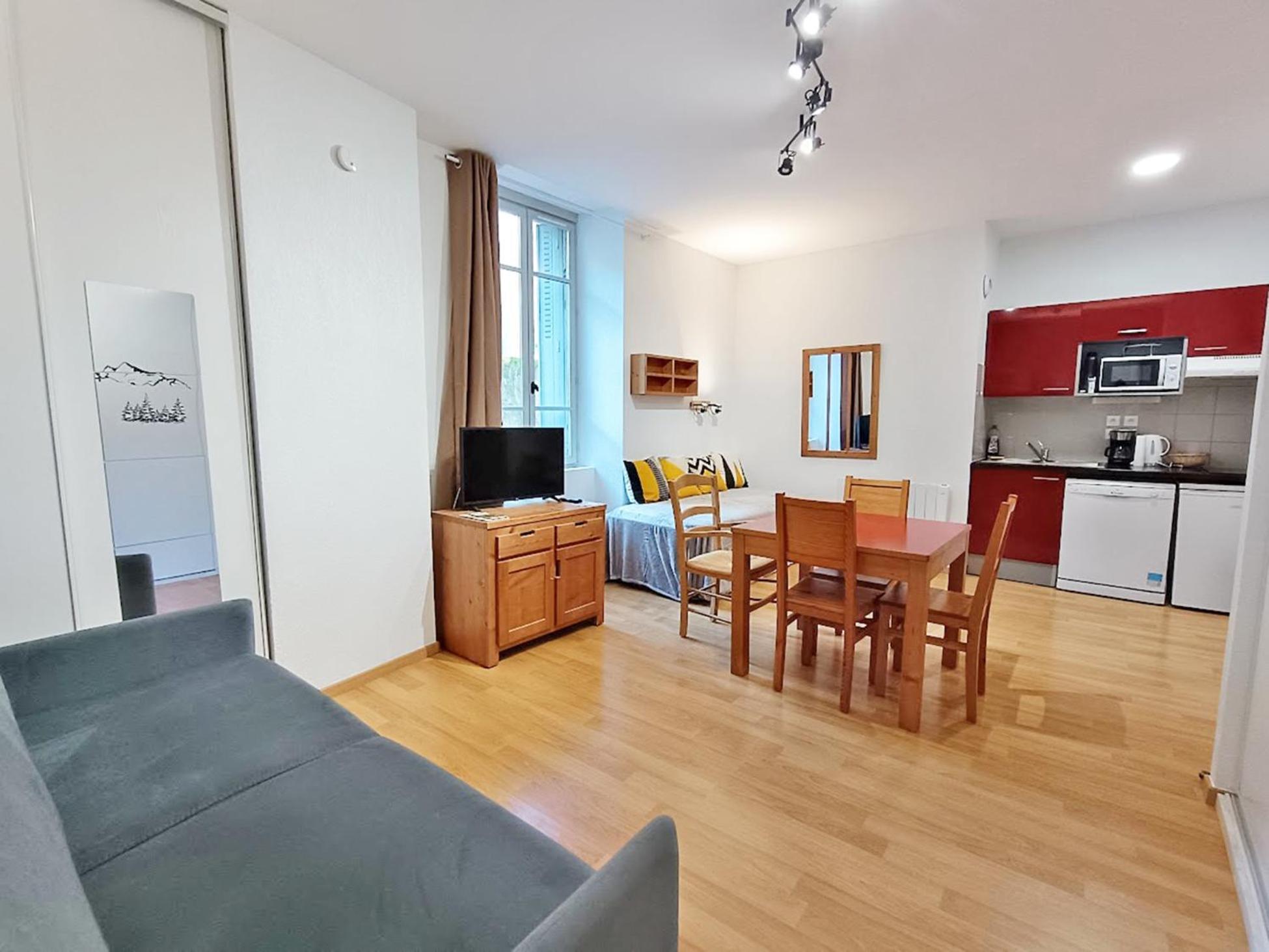Frimousse, Studio, Wifi, Centre Luchon, Casier A Skis, Ascenseur, 4 Personnes Bagnères-de-Luchon Eksteriør bilde